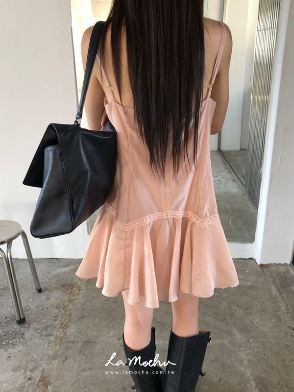 宮廷蕾絲細肩緞面洋裝